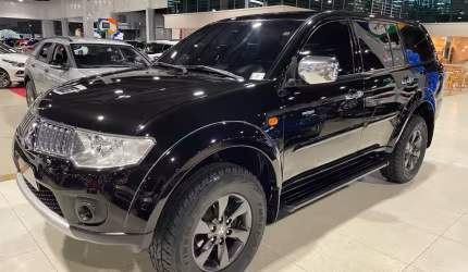 Mitsubishi pajero dakar d