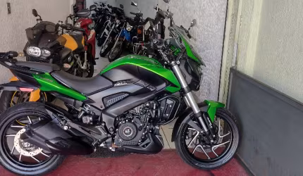 Bajaj dominar 400 abs impecavel com apenas 8.000km