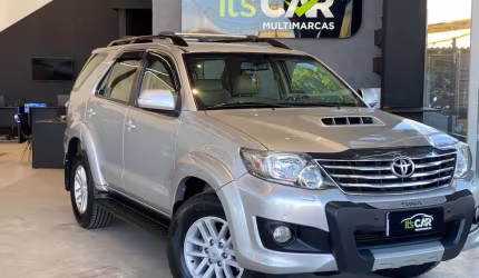 Toyota hiluxsw4 srv4x4 2013