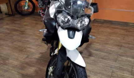  triumph tiger 800 gasolina 2014