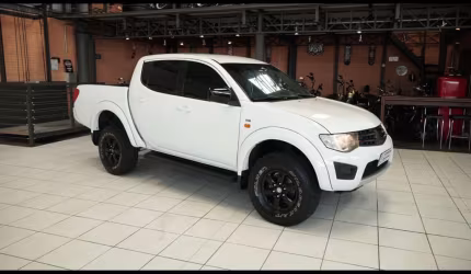 Mitsubishi l200 triton 2.4 hls 2015