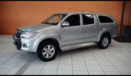 Toyota hilux cd4x4 srv 2014