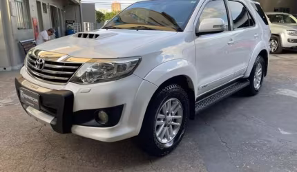 Toyota hiluxsw4 srv4x4 2012