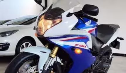 Cbr600f muito nova!!!