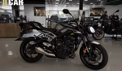 Triumph street triple triple 765 r