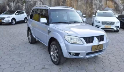 Mitsubishi pajero tr4 2.0 4x2 at - prata - 2012/2013