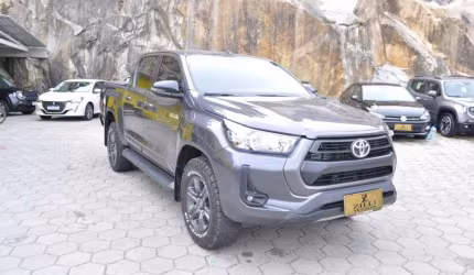 Toyota hilux cd sr 2.8 4x4 at   - cinza - 2023/2024