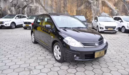 Nissan tiida sl 1.8 mt - preta - 2010/2011