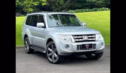 Mitsubishi pajero 3.2 hpe 4x4 16v diesel 4p 2013