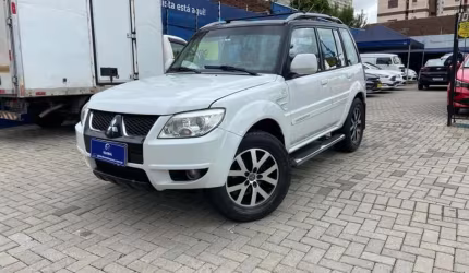 Mitsubishi pajero tr4 2013