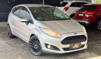 New fiesta sel completo financia 100%