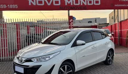Toyota yaris hb xs 15 at  2020