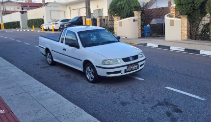 Saveiro 2001 com ar condicionado e direção 