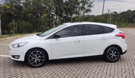 Focus titanium plus excelente estado!!!!