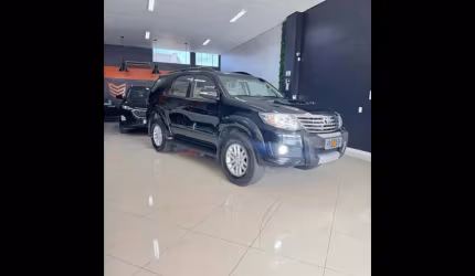 Toyota hilux sw4 3.0 srv 4x4 7 lugares 16v turbo intercooler diesel 4p automático
