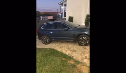 Volvo xc60 2.0 t8 hybrid momentum awd geartronic