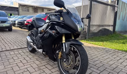 Moto de único dono, sem detalhes de extrema qualidade!!!