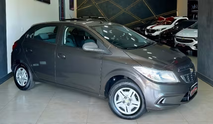 Onix 1.0 lt - carro muito novo
