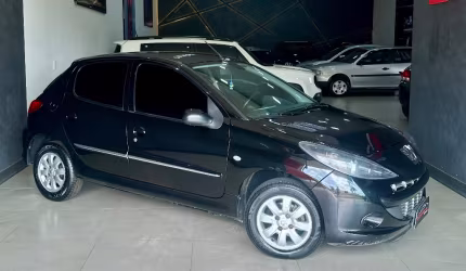 Peugeot 207 1.4 completo - custo benefício 