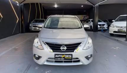 Nissan versa flex automático