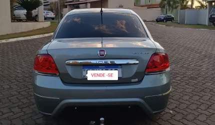 Carro extremamente conservado 