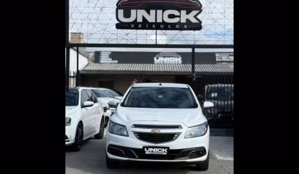 Chevrolet onix 10m lolla 2014