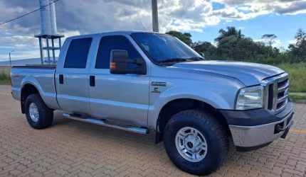 Ford f-250 3.9 xlt max power 4x4 cd diesel 4p manual