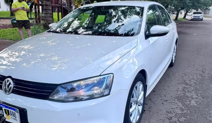 Volkswagem jetta 2.0 confortline - 2013 aut.