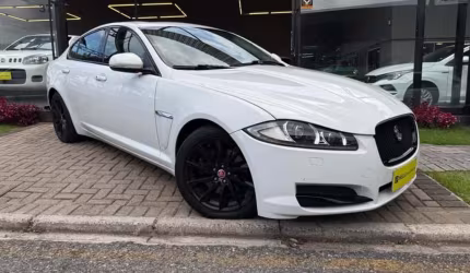 Jaguar xf 2.0 pluxury 2015
