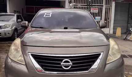 Nissan versa sl 1.6 2013 