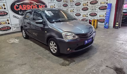 Toyota etios 1.5 xs sedan flex  4p manual 2014