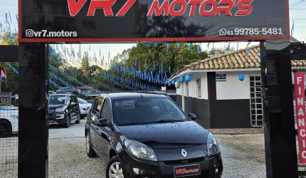 Sandero super novo!