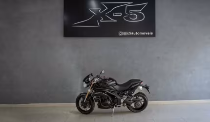 Triumph speed triple triple 1050i