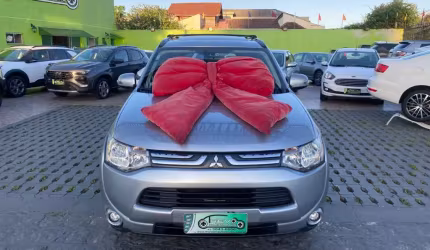 Outlander 3.0 gt 4x4 top de linha 7 lugares c/ teto segundo dono baixa km  imcomparavel 