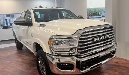 Dodge ram longhorn 3500 dupla 6.7 turbo dies at6 4x4 0km2024