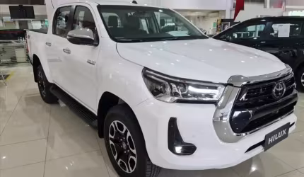 Toyota hilux srx 2.8 d-4d tbo diesel cd 4x4 aut.okm2025