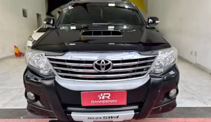 Toyota hiluxsw4 srv4x4 2013