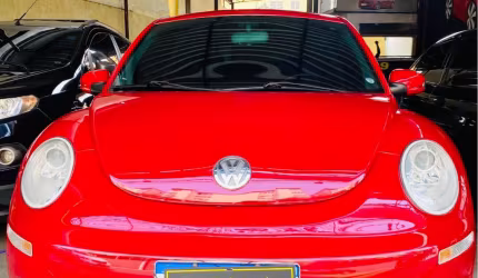 Carro esportivo impecável