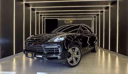 Porsche cayenne 2023 3.0 v6 e-hybrid platinum edition awd tiptronic s