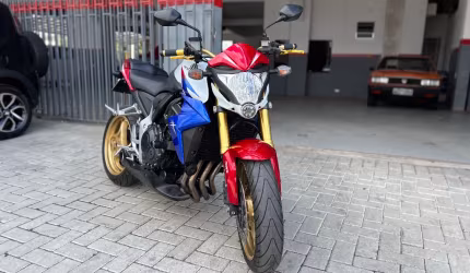 Honda cb1000r tricolor - baixo km