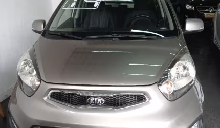 Carro super novinho de familia bem economico