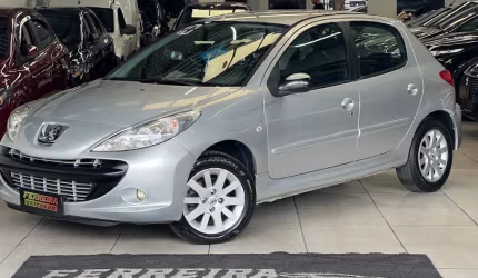  compacto, completo e com motor 1.6 que garante ótimo desempenho no dia a dia!