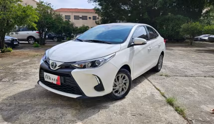 Toyota yaris sedan xs aut flex | 2025 - 4.900 km