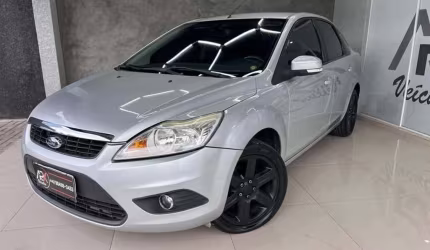 Ford focus sedan 2.0 2012