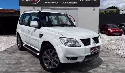 Mitsubishi pajero tr4  2013