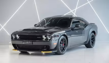 Dodge challenger 6.1 v8 hemi