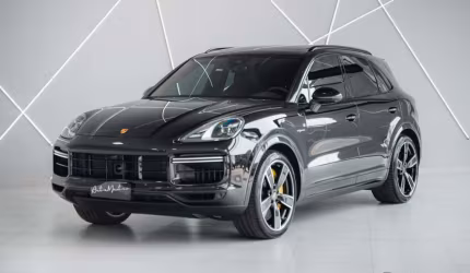 Porsche cayenne turbo s e-hybrid 4.0 v8 680cv