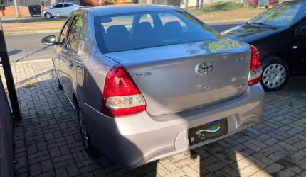 Toyota/etios sd xs 15 at