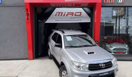 Toyota hilux sw4 3.0 srv 4x4 7 lugares 16v turbo intercooler diesel 4p automático