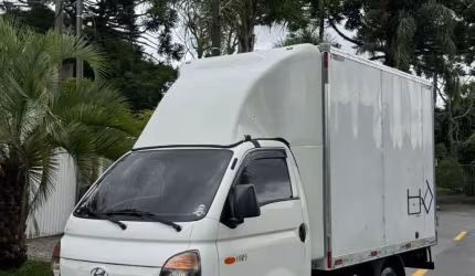 Hr 2.5 tci diesel com bau 2013